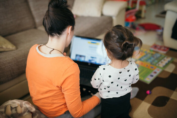 20 Lecciones brutales para una crianza más eficaz, compartidas por madres en internet