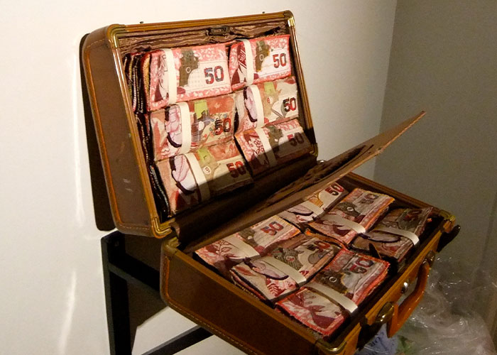 Company’s Blunder Costs Them $180K As The Employee Paid 286 Times His Salary Disappears Company’s Blunder Costs Them $180K As The Employee Paid 286 Times His Salary Disappears