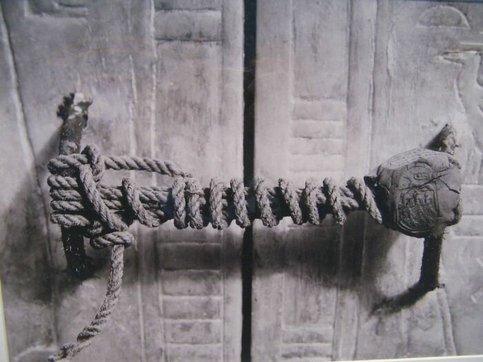 El sello intacto de la tumba del rey Tutankamón, que permaneció 3.245 años intacto hasta su excavación en 1922