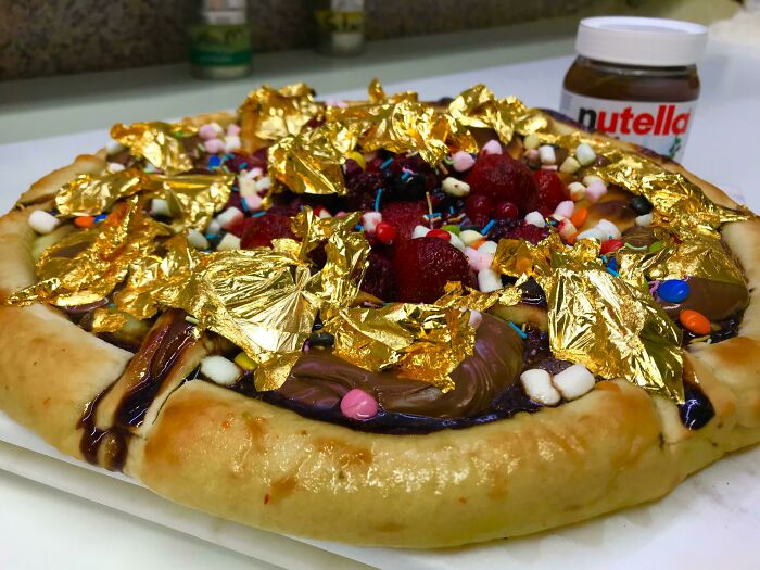 Since Spain Does Nutella Pizza, And Apparently Italians Do Too. I Present You This Swedish Mutant. Yes, That Is Gold