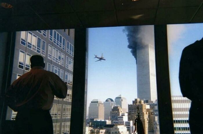 William D. Nuñez tomó esta foto del vuelo 175 de AA el 11 de septiembre, segundos antes de que el avión chocara con la Torre Sur