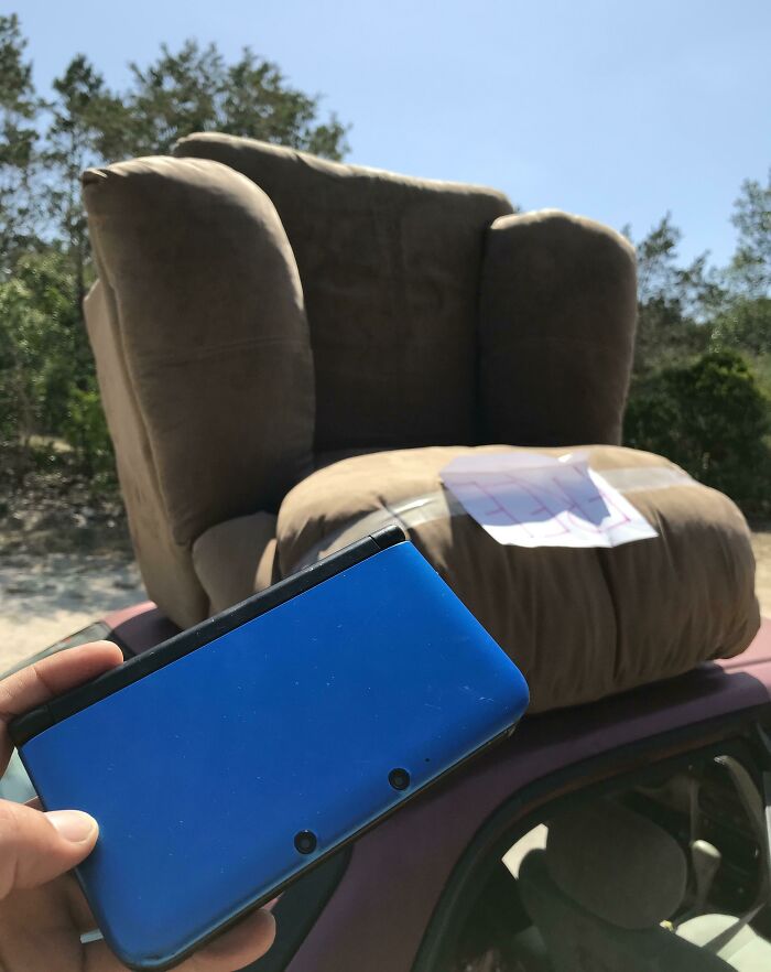 Pulled This Recliner Off The Curb And A 3ds Was Lodged In The Back.