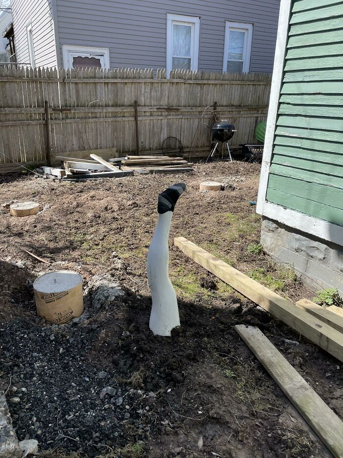 I Saved This Store Mannequin Leg For Months To Bury It In My Neighbors Yard As An April Fools Joke. Worth It