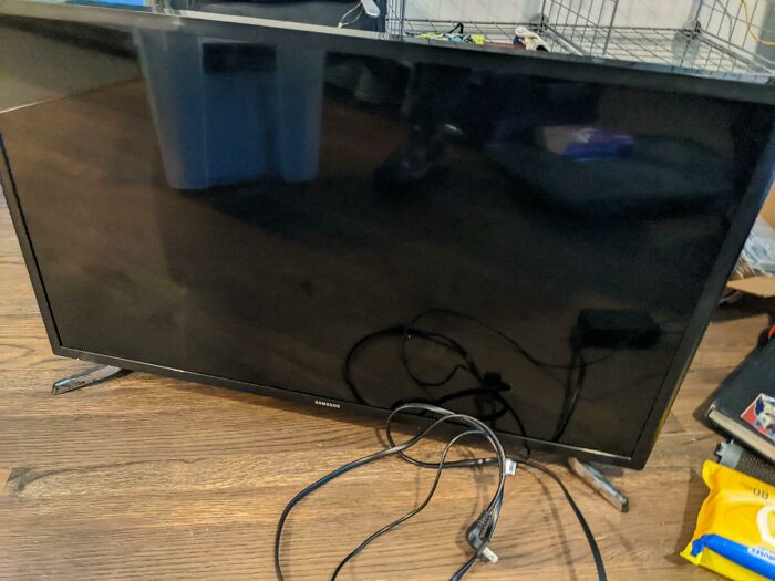 Moving Out Of College. Someone Threw Out A Working TV. It's Just Missing A Remote.