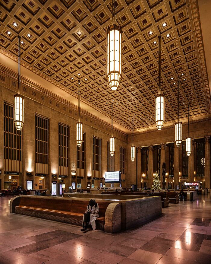 30th Street Station In Philly Is Like An Art Deco Cathedral