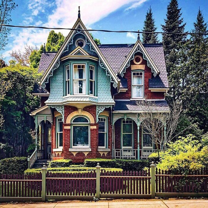 1866 Gothic Revival - Cabbagetown, Ontario