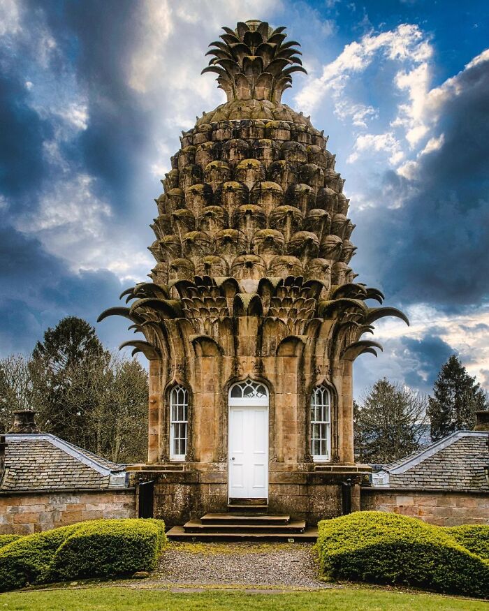 The Dunmore Pineapple In Dunmore Park