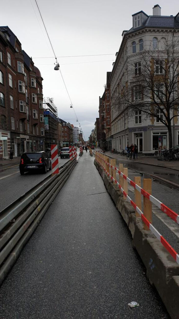 The Way Kopenhagen Prioritises Cyclists With Temporary Infrastructure Due To Roadworks Or Construction Are Better Than Most Cities' Actual Infrastructure.