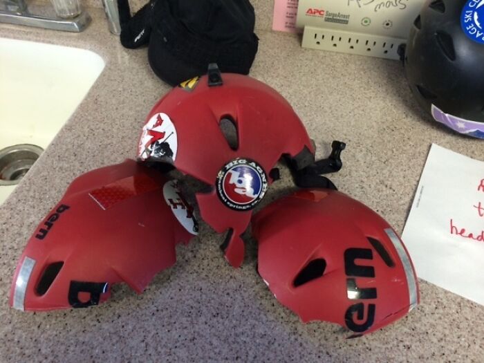 Este casco salvó a un niño de 5 años y medio implicado en una colisión el sábado de una importante lesión cerebral o algo peor. Los cascos son buenos
