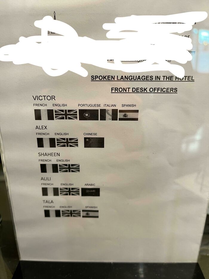 This Hotel In Paris Shows Which Languages The Employees Speak
