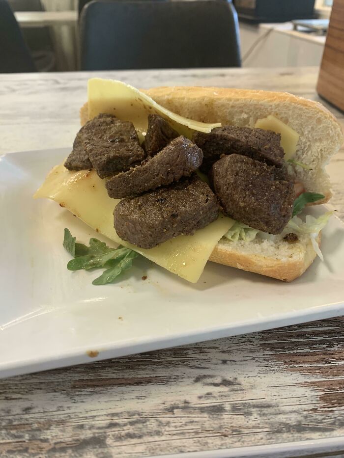 ‘Philly Cheese Steak’ €12