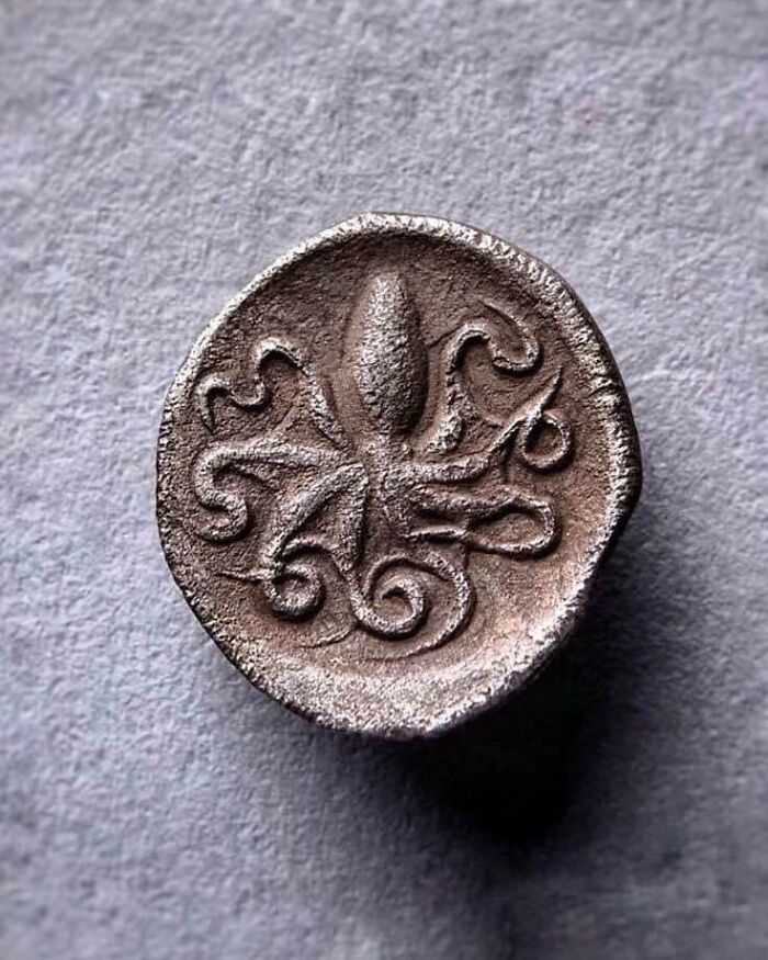 Coin (Silver) From Syracuse, Greece Around 466 Bce