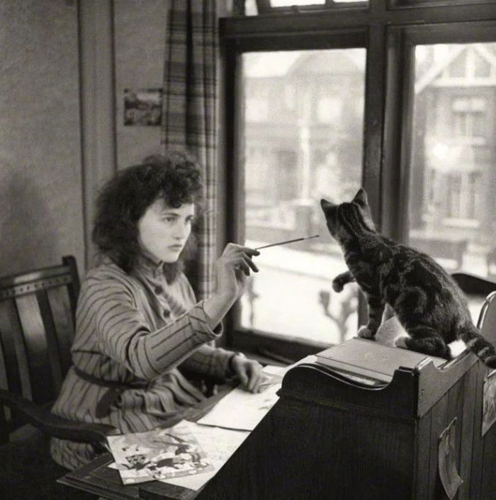 La artista británica Erica Mcdonald, 1947