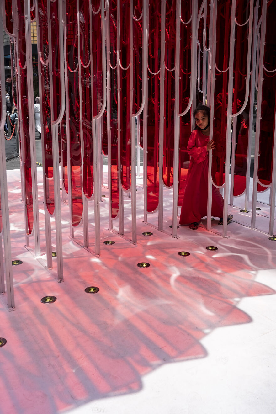 "Crimson Cloud": Red Transparent Plexiglass Art Installation (12 Pics)