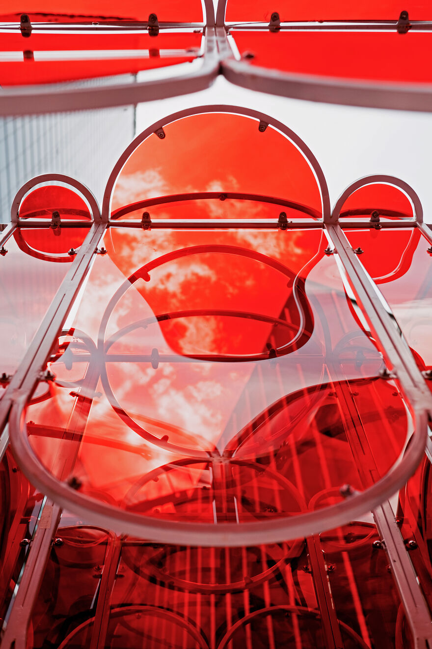 "Crimson Cloud": Red Transparent Plexiglass Art Installation (12 Pics)