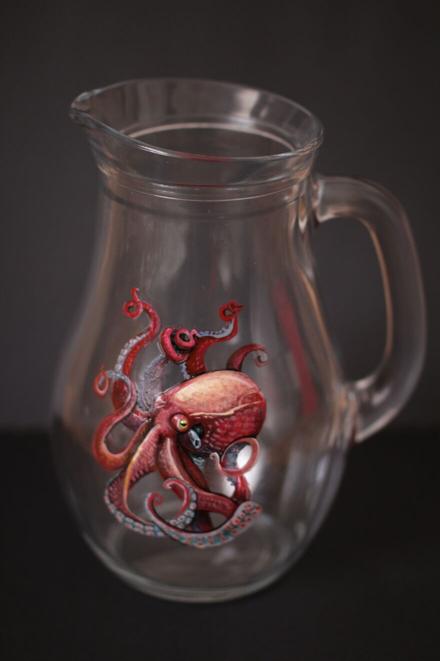 "Weird Wine" My Realistic Octopus Glass Paintings (17 Pics) "Weird Wine" My Realistic Octopus Glass Paintings (17 Pics)