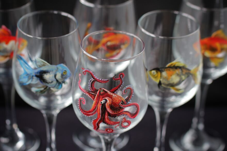 "Weird Wine" My Realistic Octopus Glass Paintings (17 Pics) "Weird Wine" My Realistic Octopus Glass Paintings (17 Pics)