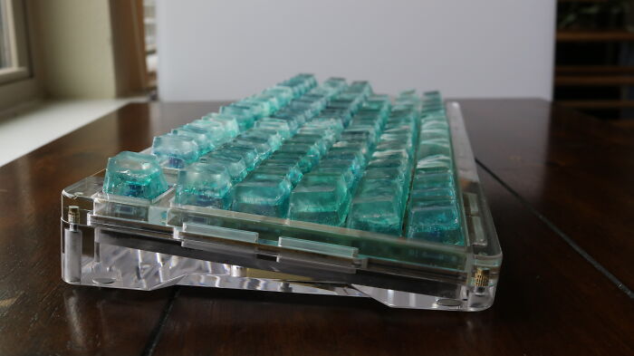 I Spent 3 Months Learning And Creating Some Keycap Sets Out Of Resin, Acrylic Paint, Ink, And Mica Powder (4 Pics)