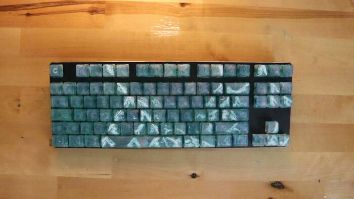 I Spent 3 Months Learning And Creating Some Keycap Sets Out Of Resin, Acrylic Paint, Ink, And Mica Powder (4 Pics)