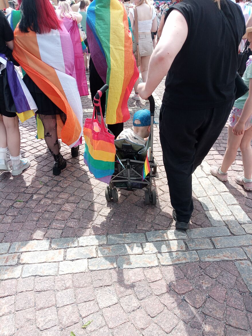 I Just Wanna Show Some Cute Moments At The Helsinki Pride Walk Today (9 Pics) I Just Wanna Show Some Cute Moments At The Helsinki Pride Walk Today (9 Pics)