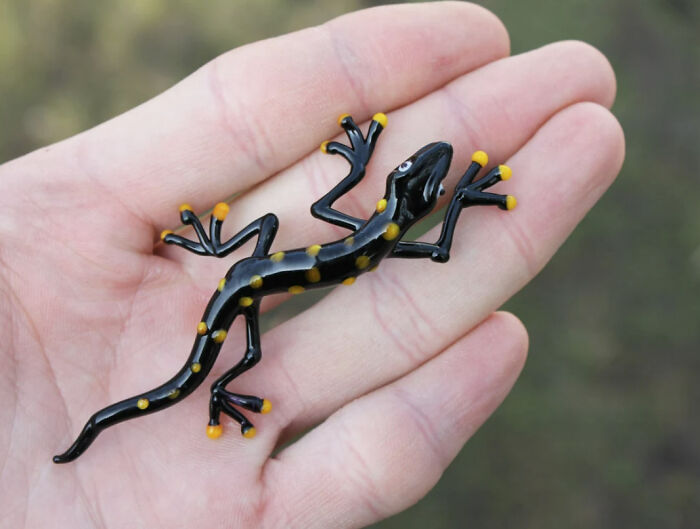 I Make Miniature Animals And Insects Out Of Glass