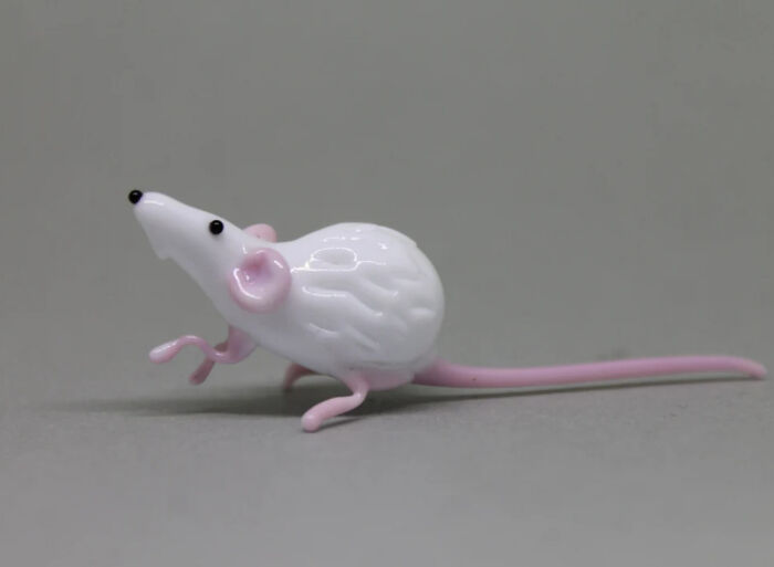 I Make Miniature Animals And Insects Out Of Glass