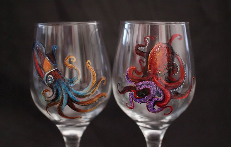 "Weird Wine" My Realistic Octopus Glass Paintings (17 Pics) "Weird Wine" My Realistic Octopus Glass Paintings (17 Pics)