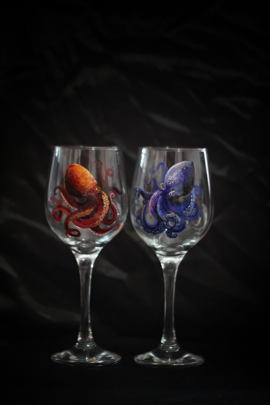"Weird Wine" My Realistic Octopus Glass Paintings (17 Pics) "Weird Wine" My Realistic Octopus Glass Paintings (17 Pics)