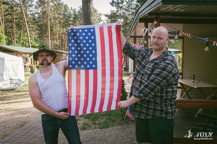 Poland Holds An Event On 4th Of July Where Everyone Pretends To Be American From Ohio