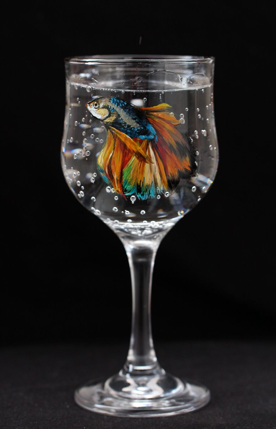Stunningly Realistic Glass Painting - Wildlife Collection