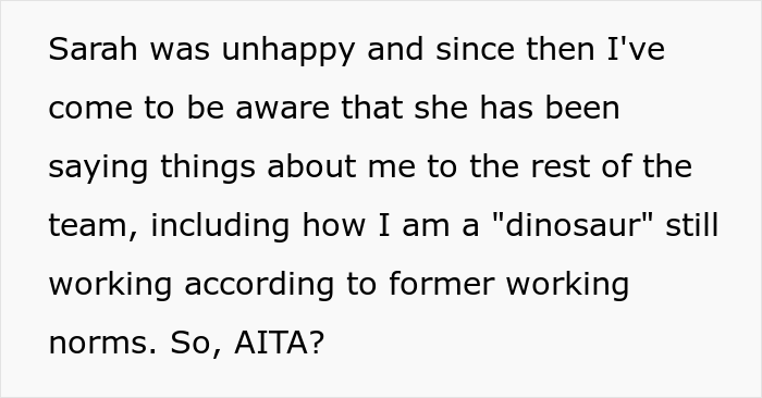 Boss Believes That Employee Is Not Doing Her Duties While Working From Home, Calls Her Out As She Can Be Offline For Up To An Hour Boss Believes That Employee Is Not Doing Her Duties While Working From Home, Calls Her Out As She Can Be Offline For Up To An Hour