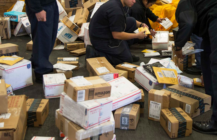 Incompetent Mailman Deliberately Leaves All The Heavy Stuff For A Temporary Worker Who Nails The Route And Gets Him Fired Incompetent Mailman Deliberately Leaves All The Heavy Stuff For A Temporary Worker Who Nails The Route And Gets Him Fired