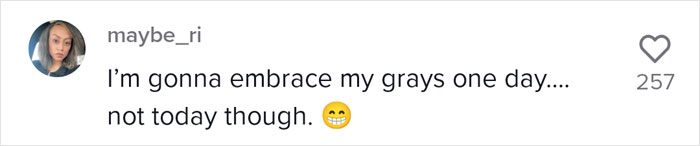 Bride Goes Viral After Embracing Her Natural Hair Color On Her Wedding Day Bride Goes Viral After Embracing Her Natural Hair Color On Her Wedding Day