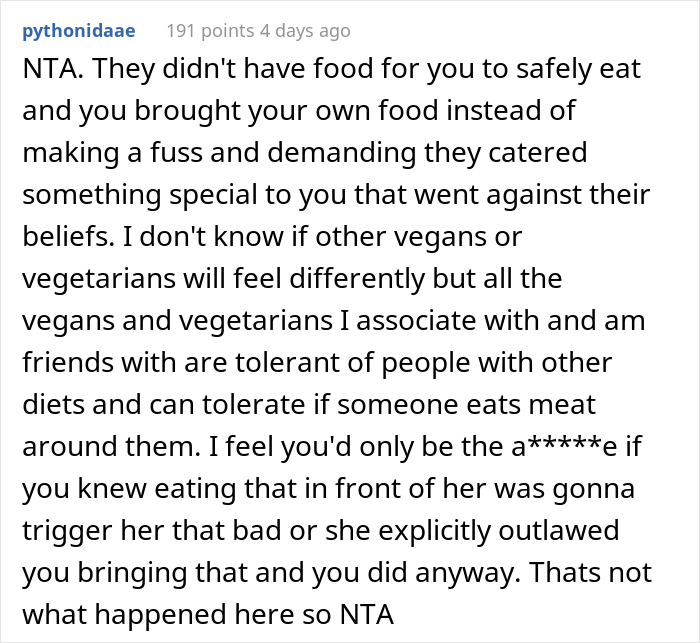  Woman Brings Her Own Food To A Vegan Wedding Because The Couple Didn't Want To Cater To Her Specific Diet, Drama Ensues