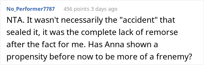 Bride Wanted To Wear Her Mom's Wedding Gown To Her Own Wedding, Bridesmaid "Accidentally" Spilled Wine On It Bride Wanted To Wear Her Mom's Wedding Gown To Her Own Wedding, Bridesmaid "Accidentally" Spilled Wine On It