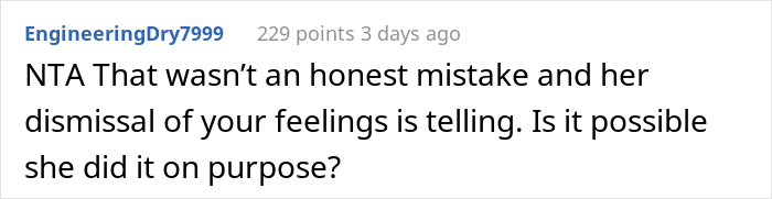 Bride Wanted To Wear Her Mom's Wedding Gown To Her Own Wedding, Bridesmaid "Accidentally" Spilled Wine On It Bride Wanted To Wear Her Mom's Wedding Gown To Her Own Wedding, Bridesmaid "Accidentally" Spilled Wine On It