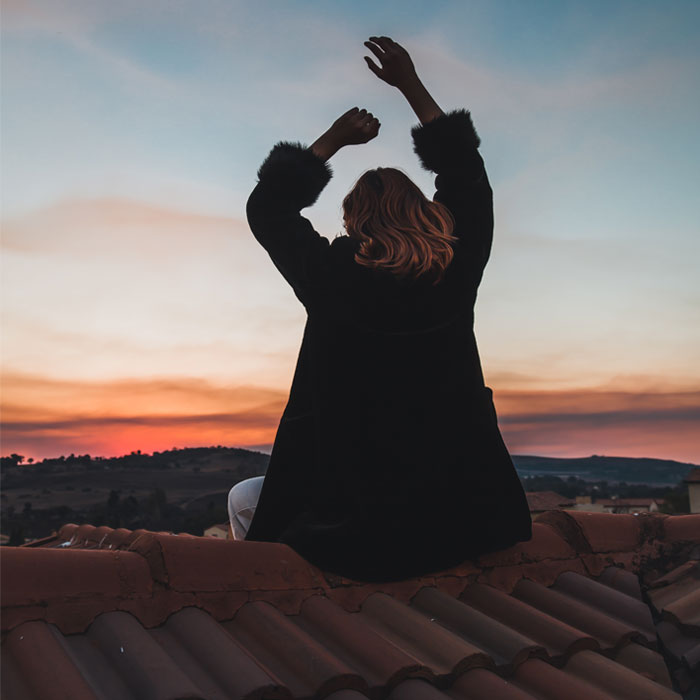 Dad Leaves Daughter On The Roof In 18°F Weather For 2 Hours To Teach Her A Lesson, Wonders If He's The Jerk Dad Leaves Daughter On The Roof In 18°F Weather For 2 Hours To Teach Her A Lesson, Wonders If He's The Jerk