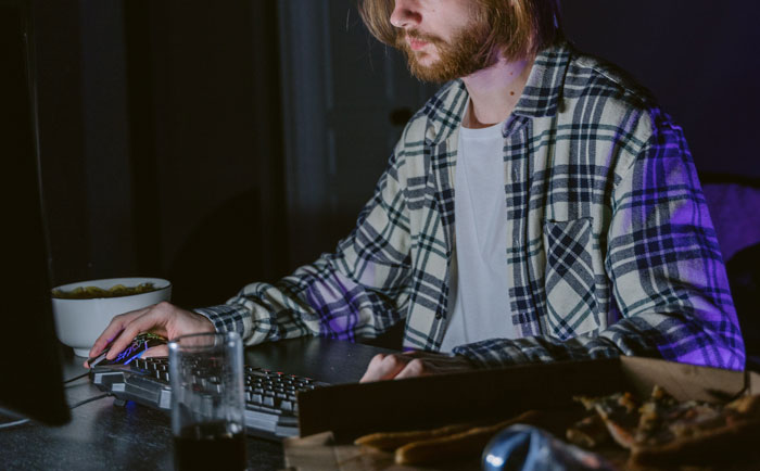 Family Drama Ensues After Wife Comes Home To Find 7-Month-Old Daughter Hungry And With A Full Diaper While Husband Is "Live Streaming" In Another Room Family Drama Ensues After Wife Comes Home To Find 7-Month-Old Daughter Hungry And With A Full Diaper While Husband Is "Live Streaming" In Another Room