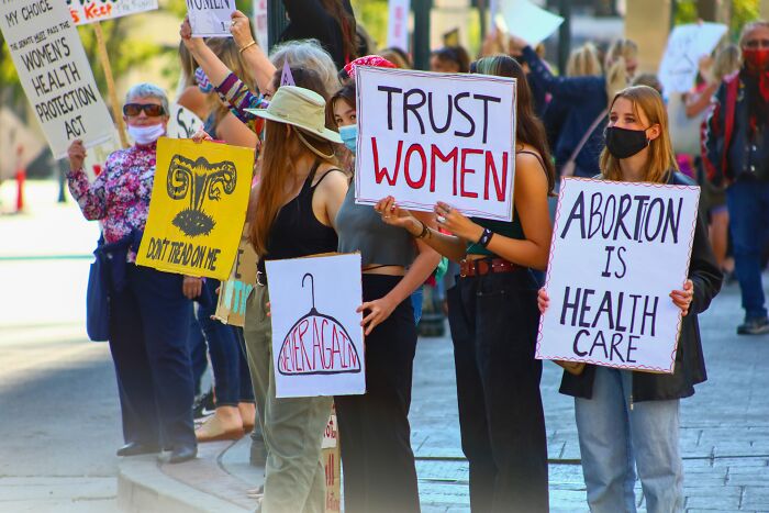 “Ex-Pro-Lifers, What Changed Your Mind On Abortions?” (30 Answers)