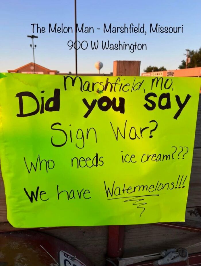 Hilarious Billboard War Between McDonald’s And Dairy Queen In Missouri Is Getting Serious Hilarious Billboard War Between McDonald’s And Dairy Queen In Missouri Is Getting Serious