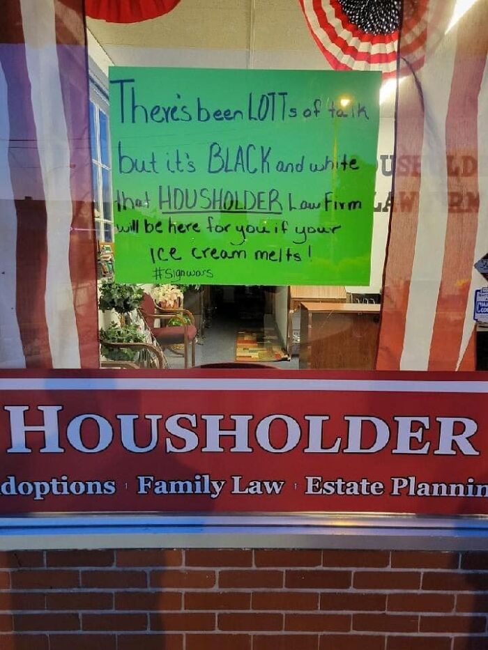 Hilarious Billboard War Between McDonald’s And Dairy Queen In Missouri Is Getting Serious Hilarious Billboard War Between McDonald’s And Dairy Queen In Missouri Is Getting Serious