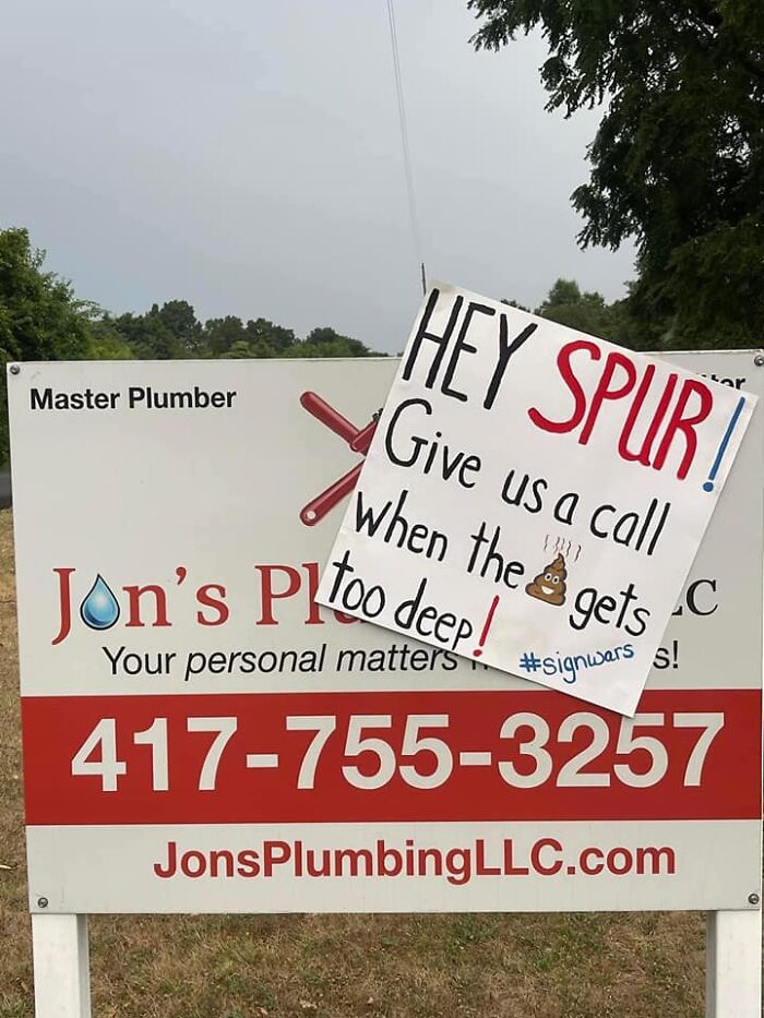 Hilarious Billboard War Between McDonald’s And Dairy Queen In Missouri Is Getting Serious Hilarious Billboard War Between McDonald’s And Dairy Queen In Missouri Is Getting Serious