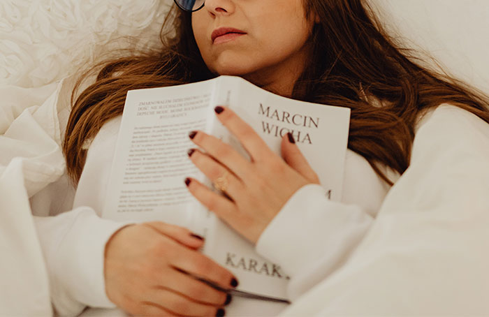 Mother-In-Law Wants To Sleep In Couple's Bed, Can't Take 'No' For An Answer And Starts Marital Drama Mother-In-Law Wants To Sleep In Couple's Bed, Can't Take 'No' For An Answer And Starts Marital Drama