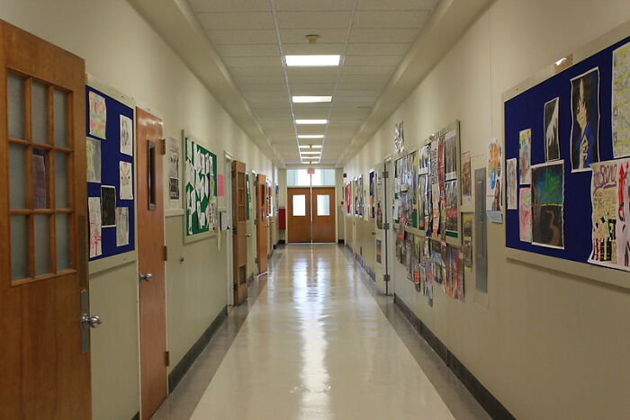 Dad Finds Out His Son’s School Was Giving Him Antidepressants For Months Without Ever Telling Him Dad Finds Out His Son’s School Was Giving Him Antidepressants For Months Without Ever Telling Him