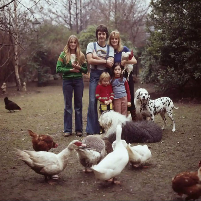 Paul Mccartney And Family, 1976