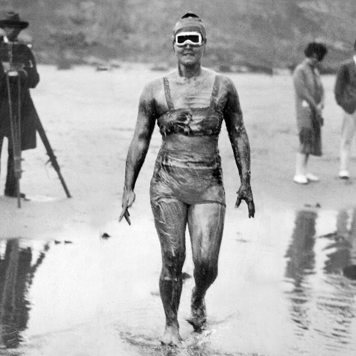 Gertrude Ederle Becomes The First Woman To Swim The English Channel In 1926