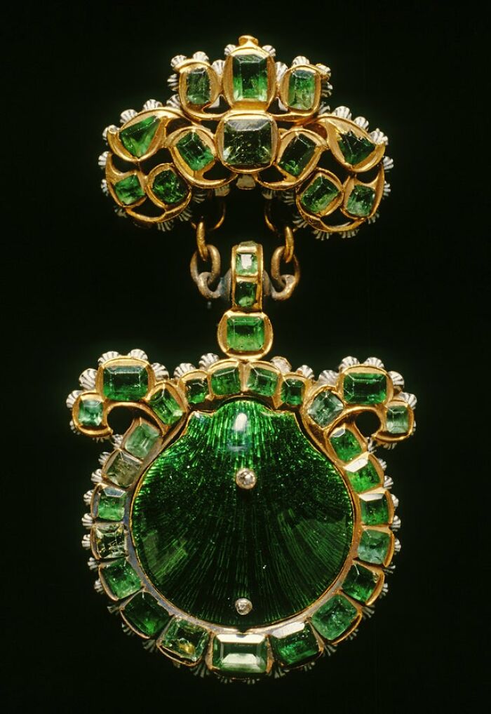 Badge Of The Order Of Santiago, Made Of Gold, Emeralds, And Diamonds. Spain, 1670-1679