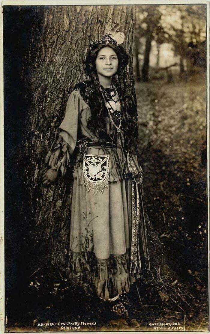 Portrait Of Ah-Weh-Eyu (Pretty Flower), Of The Seneca Nation, 1908. Photo By J.l. Blessing