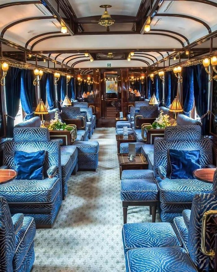 El interior del Orient Express. Este servicio de tren de pasajeros de larga distancia se creó en 1883