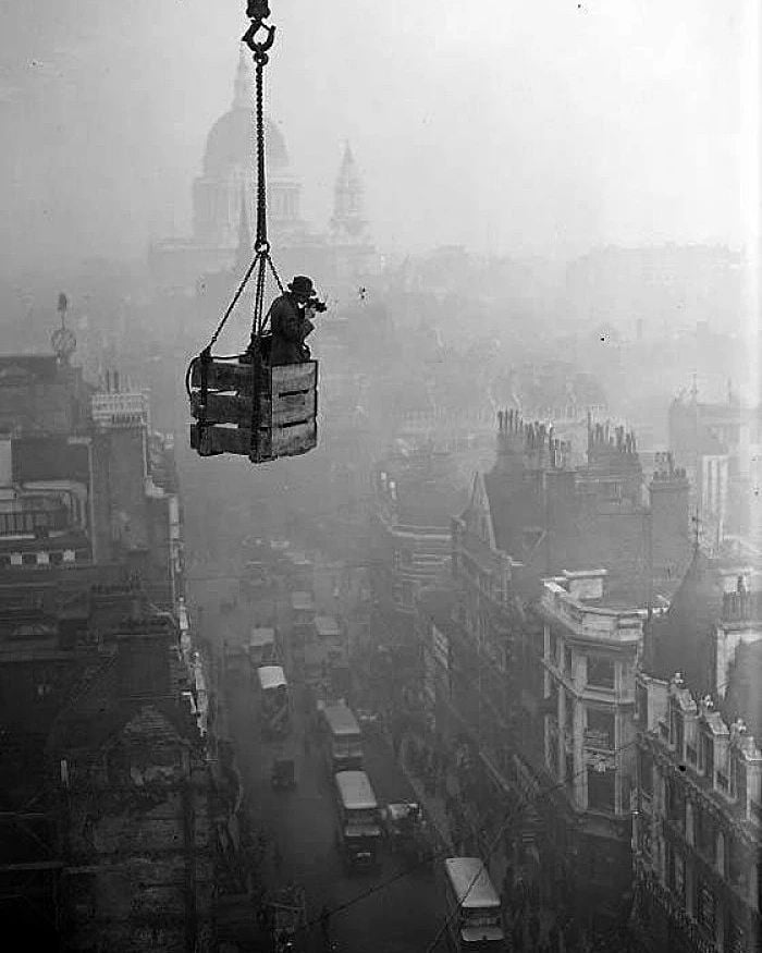 Photographer R.j. Salmon Over Fleet Street, London, December 1929